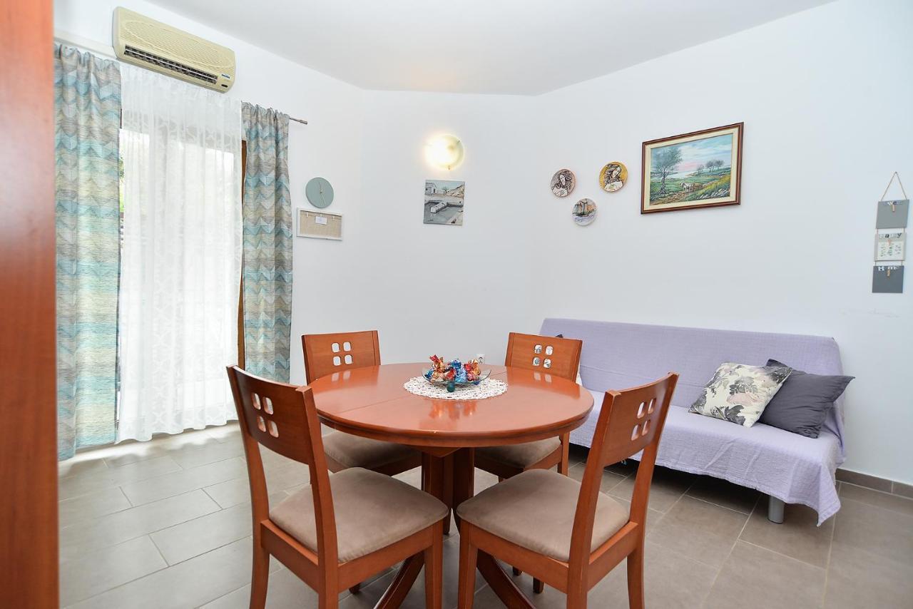 Apartments Mira 1293 Fažana Exterior foto