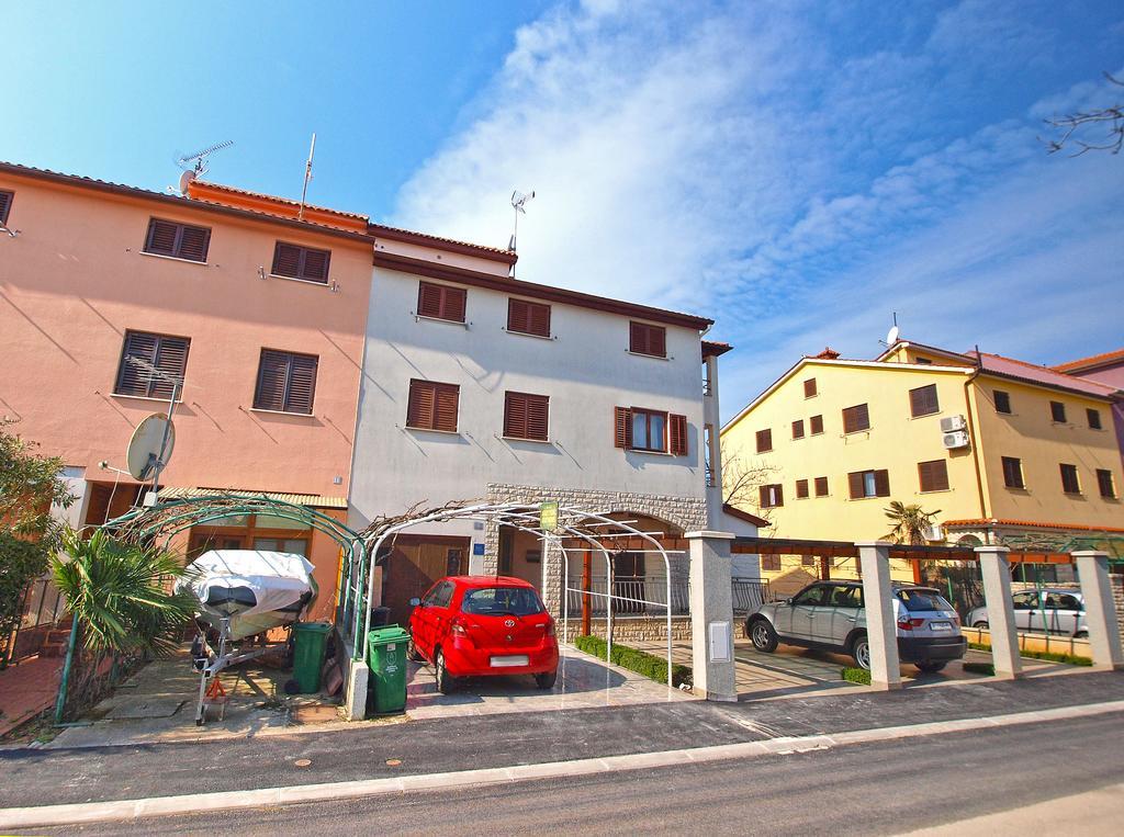 Apartments Mira 1293 Fažana Exterior foto