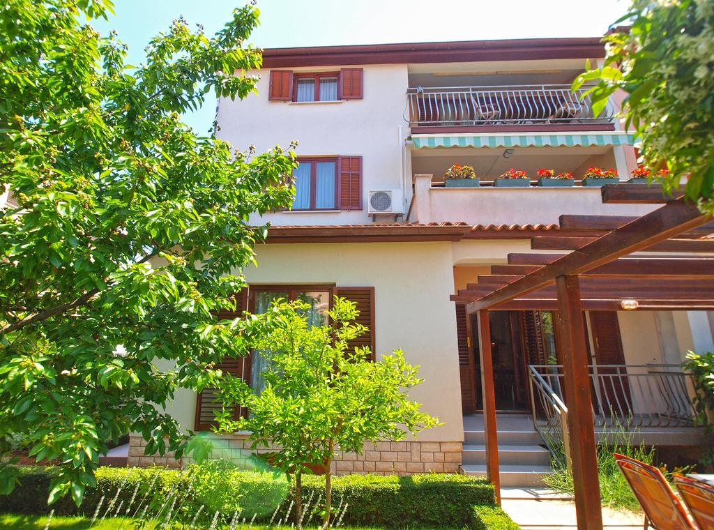Apartments Mira 1293 Fažana Exterior foto