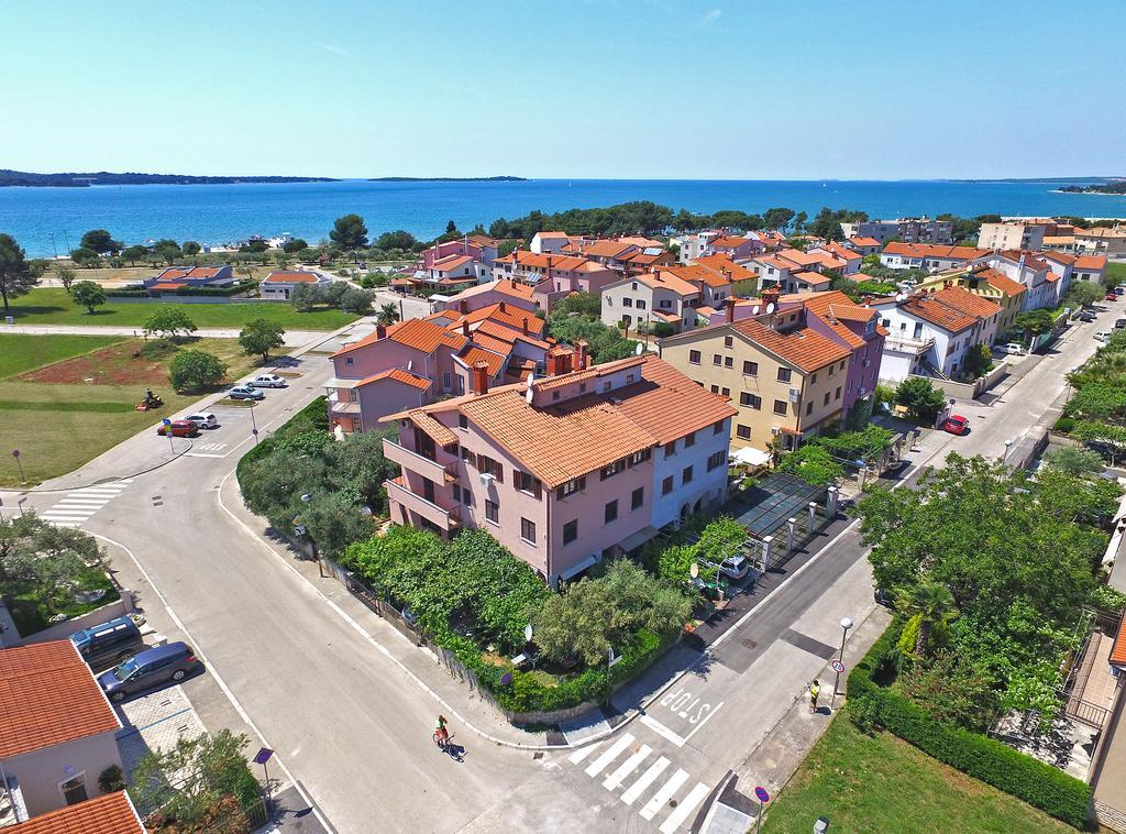 Apartments Mira 1293 Fažana Exterior foto