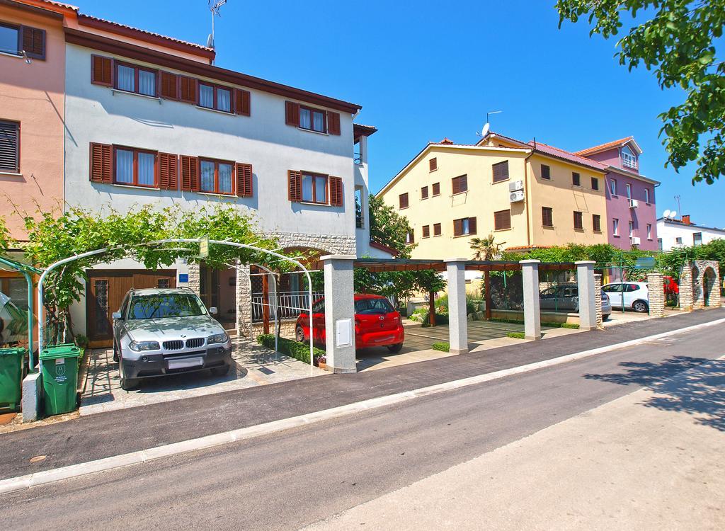 Apartments Mira 1293 Fažana Exterior foto